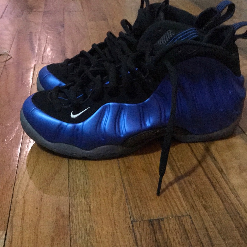 Nike air Foamposite size 8 royal blue